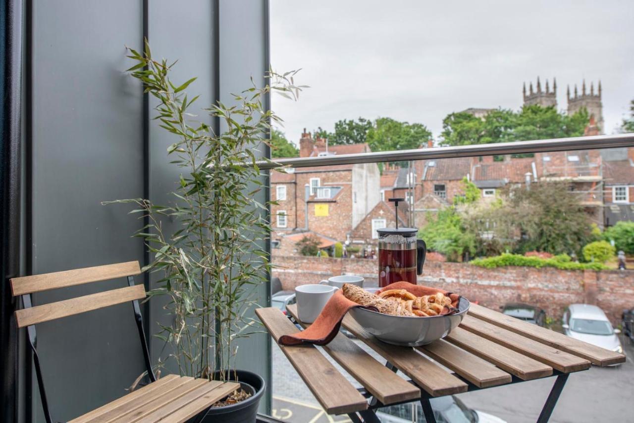 The Quadrant - The Carillon Suite York Exterior photo